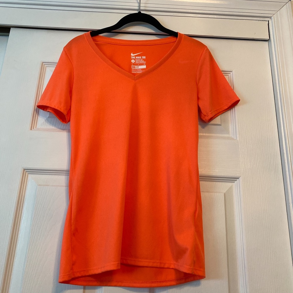 Nike workout shirt size S